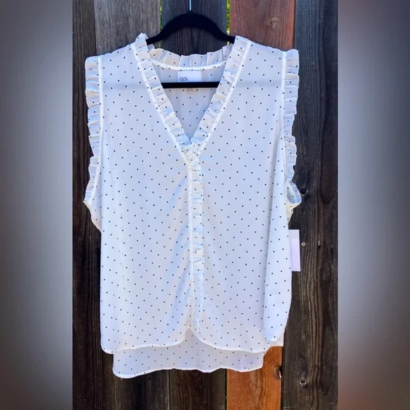 NWT Nordstrom Rack Ruffle Sleeveless White Pokadot Button Up Shirt - Picture 1 of 5